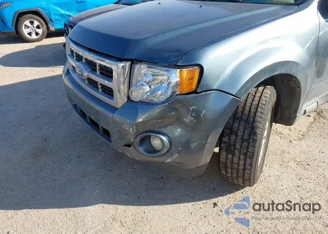 2011 Ford Escape Xlt z USA, uszkodzony, nr VIN 1FMCU9D78BKC08160